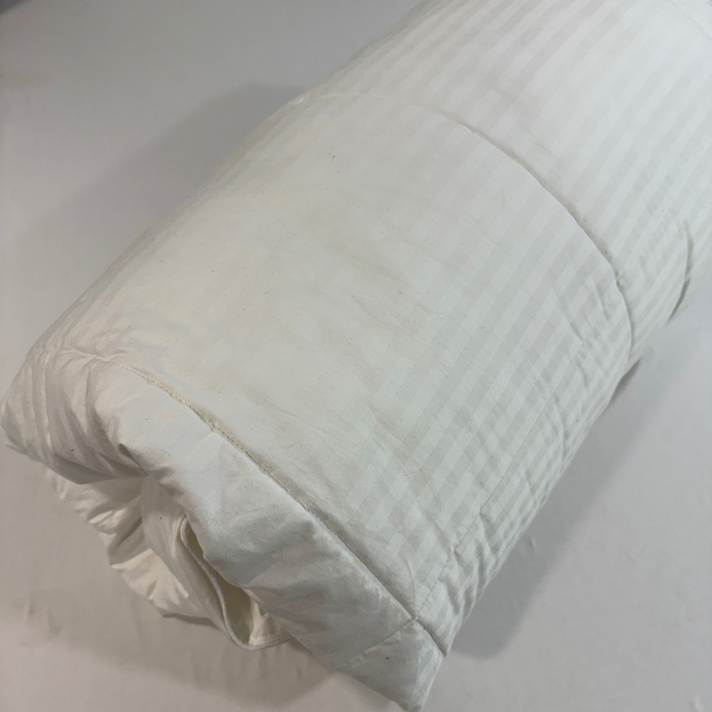 Pottery Barn Micromax Down-Alternative King Comforter Insert White Stripe Duvet